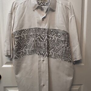 Men's Gray and White Patterned Short Sleeved Shirt  Size L